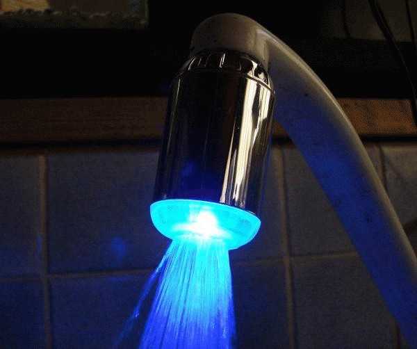 Embout de robinet à couleur changeante à LED